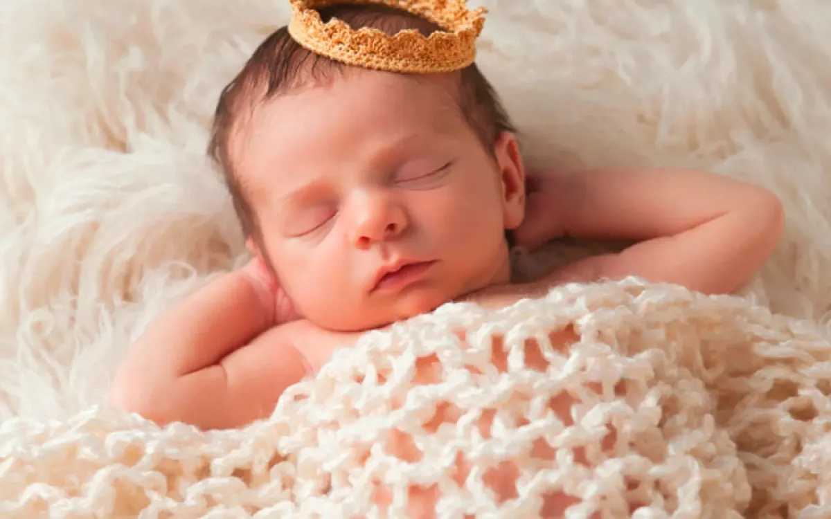 Bébés royaux en 2025 qui sont Iman, Balthazar, Victoire et Constance