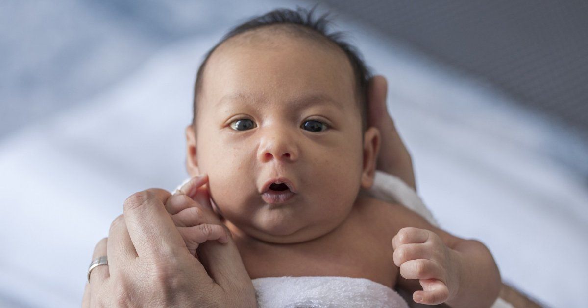 Elle donne naissance à un bébé de 5,5 kg, l’équivalent de deux nourrissons, et son témoignage est bouleversant