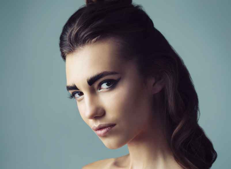 Le chignon bas torsadé-Lulu Nature