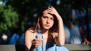Décompensation psychique, risques suicidaires, éco-anxiété : comment la canicule nuit à la santé mentale
