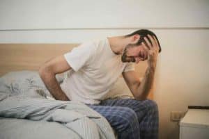 Mal dans le bas du ventre chez l’homme : quelles causes possibles ?-Lulu Nature